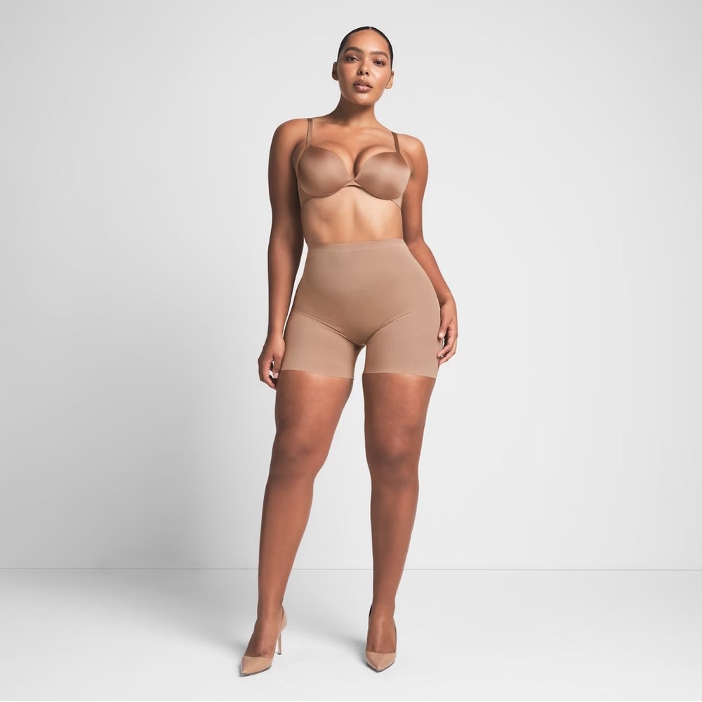 Skims low back  Shapewear Shorts